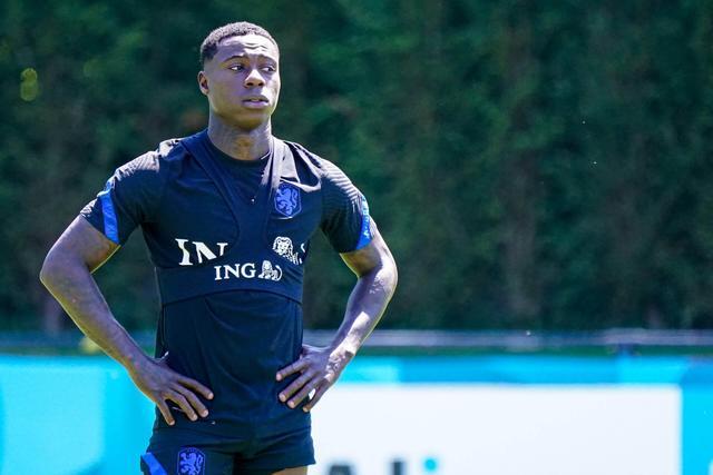 TA：荷兰足球形象面临痛楚，多名前球员因涉毒已被判刑